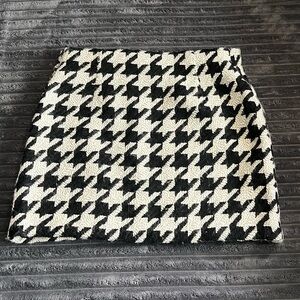 H&M Black and White Houndstooth Mini Skirt